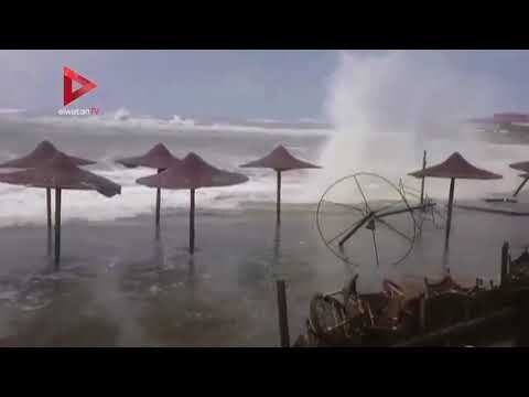 الوحدة المحلية برأس البر تكسح مياه الأمطار‎