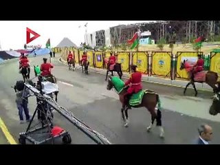 مسيرة بالخيول تسبق تمثال رمسيس الثاني في الرماية