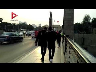 "وردة وبالونة وكلمة حب على سور كورنيش النيل".. فلانتين المصريين