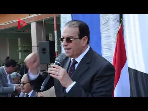 أعضاء المساءلة المجتمعية يؤدون قسم المهنة خلف محافظ الدقهلية