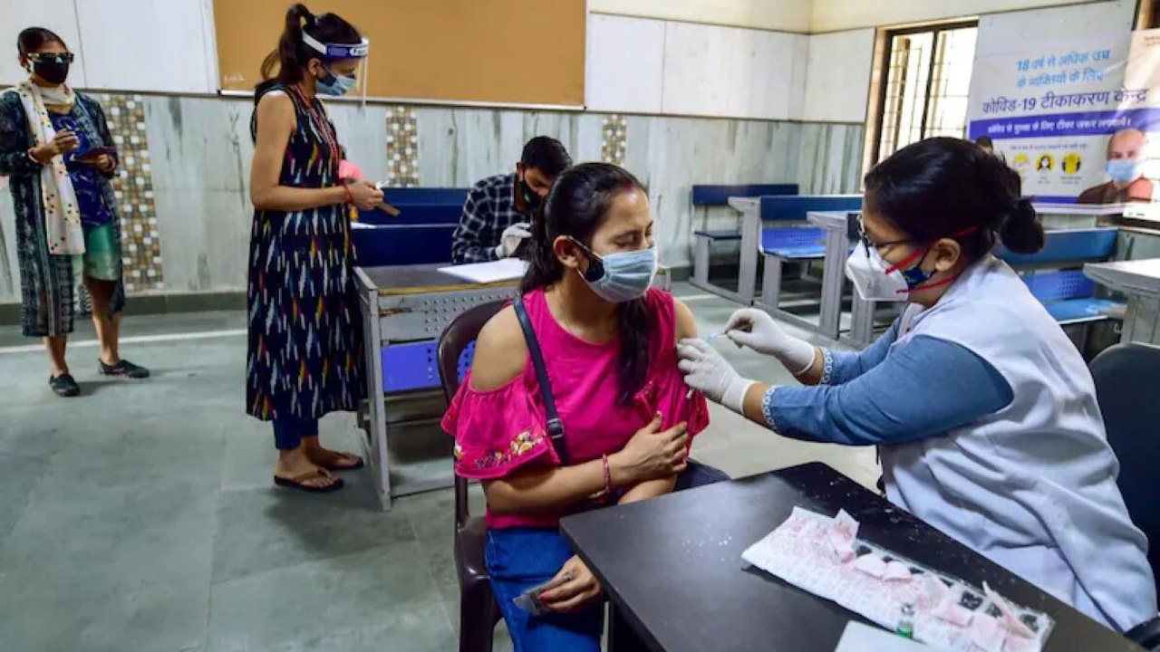 India gears up against Omicron, 15-18 teens to get vaccine