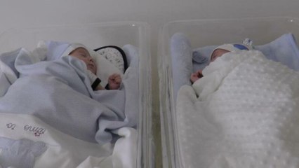 Erken doğan ikizler 3 ay sonra coronayı yendi