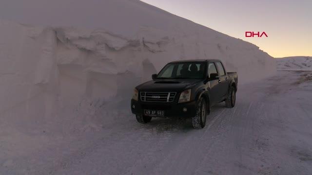 MUŞ'TA KAR KALINLIĞI 4 METREYİ BULDU; 31 YERLEŞİM YERİNE ULAŞILAMIYOR