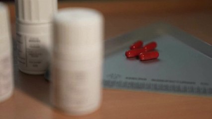 코로나19 '먹는 치료제' 긴급사용승인 여부 내일 발표 / YTN