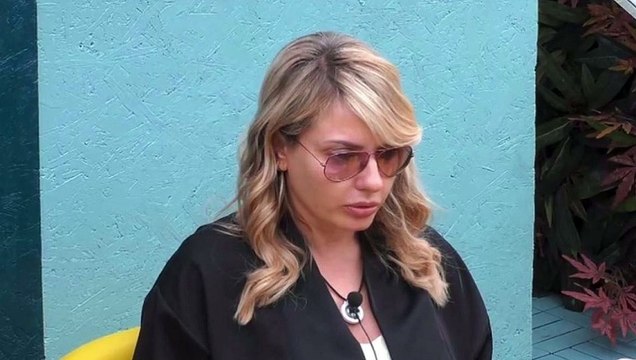 “Non ve ne siete accorti”. GF Vip, bomba da fuori contro Manila Nazzaro