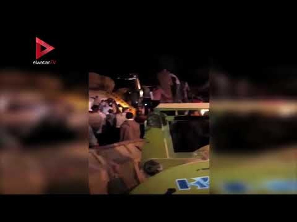 لحظة استخراج جثتين وإنقاذ شخصين فى انهيار "خزا...
