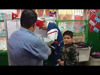 أسرة تدلي بصوتها في الانتخابات: "جبت ابني ودي رسالة للشباب"