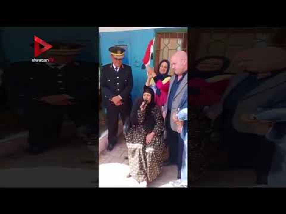 كلمة حماسية من "البائعة الفصيحة" وتصفيق حاد من الناخبين