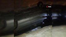Yüksekova'da buzlu yolda kayan araç su kanalına uçtu