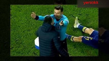Hakem'den sağlık görevlisine sarı kart