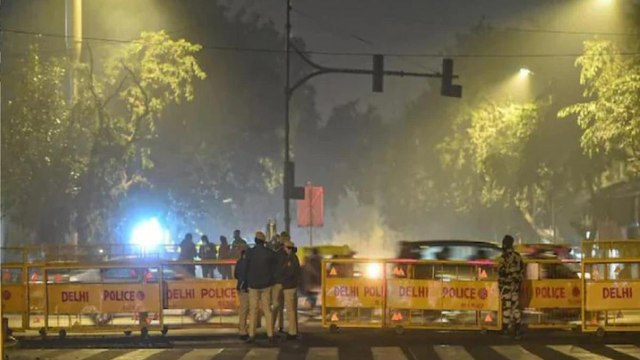 Omicron Scare: Delhi imposes night curfew|Nonstop 100