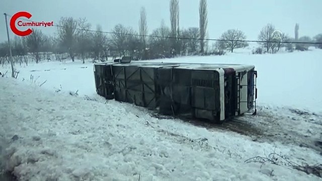 Konya'da yolcu otobüsü şarampole devrildi, 11 kişi yaralandı