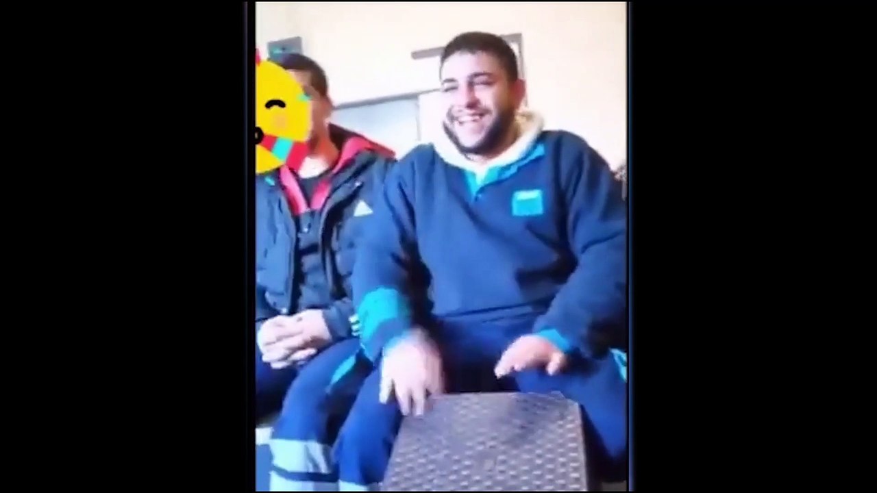 A101 çalışanlarından şarkılı-türkülü zam talebi