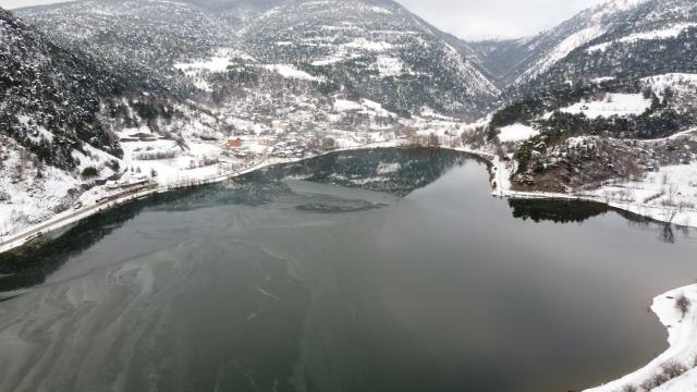 Son dakika haberleri... Çubuk Gölü'nün yüzeyi buz tuttu