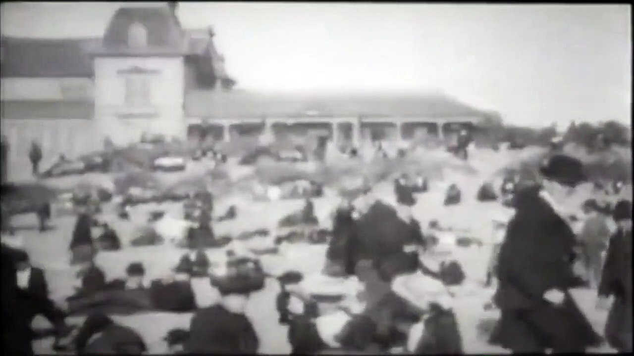 Panorama of Ocean Beach and Cliff House (1903) H.J. Miles