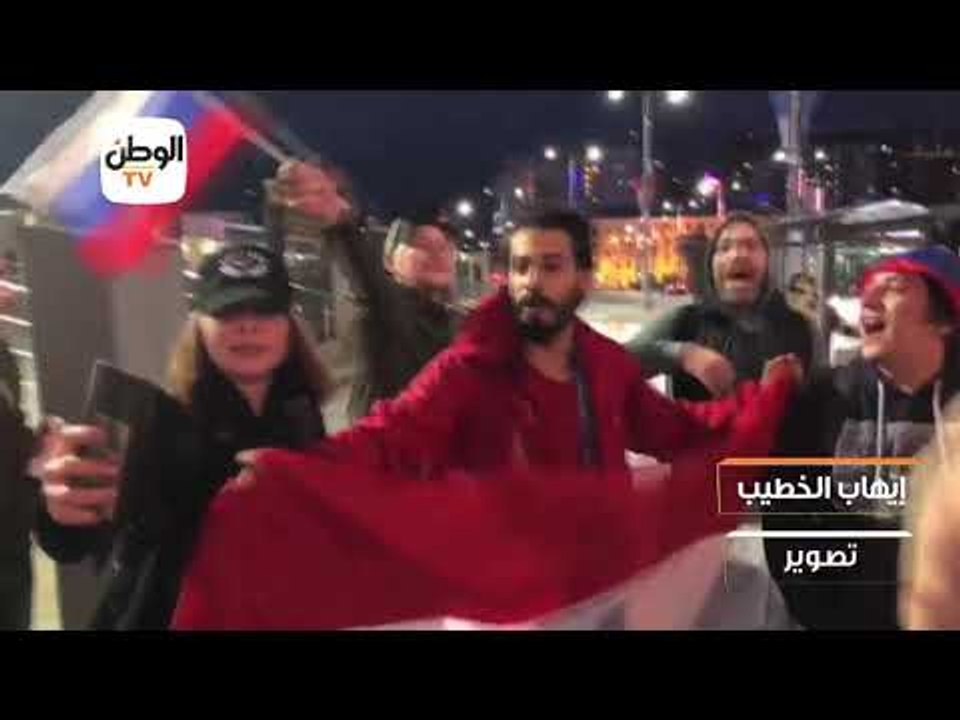 مشجعو منتخب مصر وروسيا يرقصون على "إلعب يالا"