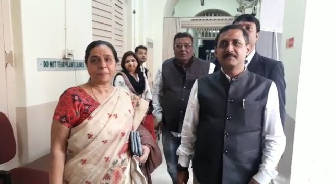 শপথ গ্রহনের আগে সাংবাদিকদের মুখোমুখি সজল ঘোষ সহ অনেকে |Oneindia Bengali