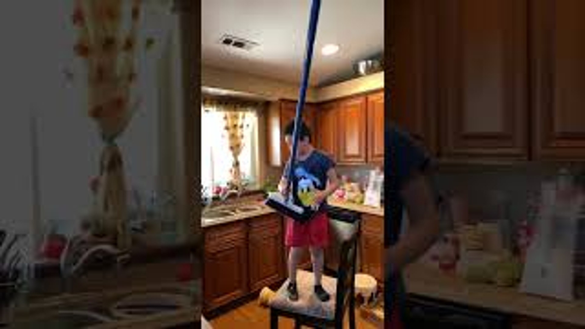 Boy Trapped by Container with Water and Broom Gets Wet - video Dailymotion