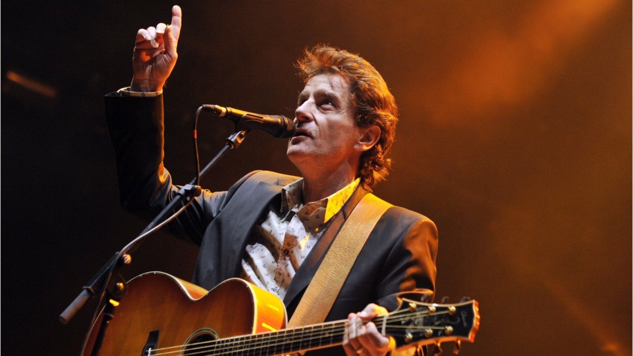 FEMME ACTUELLE - Francis Cabrel : sa soeur Martine raconte la thérapie et ces passages douloureux qu'elle a dû affronter