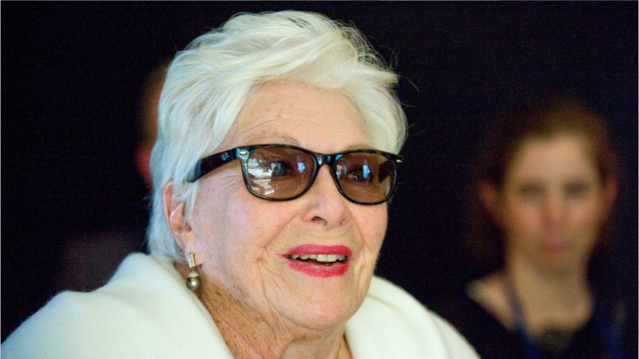 FEMME ACTUELLE - Line Renaud : après des mois d'immobilisation, elle s'est confiée sur son état de santé