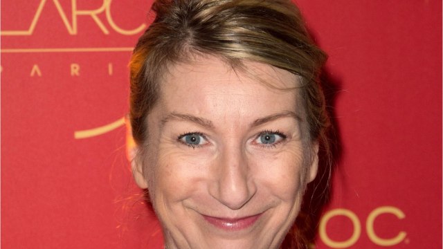 FEMME ACTUELLE - Elisabeth Buffet crée le malaise en prenant l'accent créole lors d'un sketch sur Rire et chansons