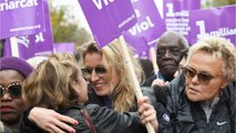 FEMME ACTUELLE - Photos - Julie Gayet, Alexandra Lamy, Laetitia Casta, Muriel Robin... Ces personnalités présentes lors de la marche organisée contre les violences faites aux femmes