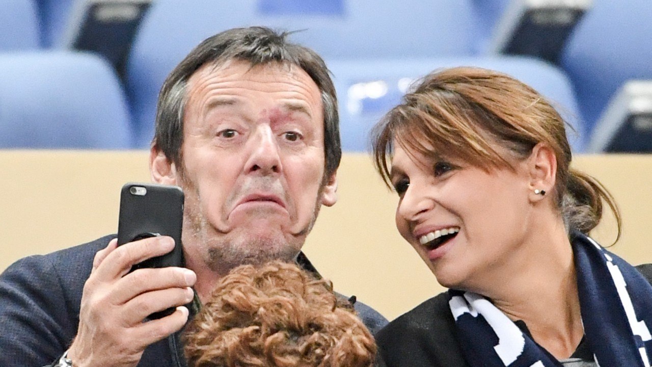 FEMME ACTUELLE - La boulette ! Jean-Luc Reichmann publie par erreur une photo de sa femme Nathalie