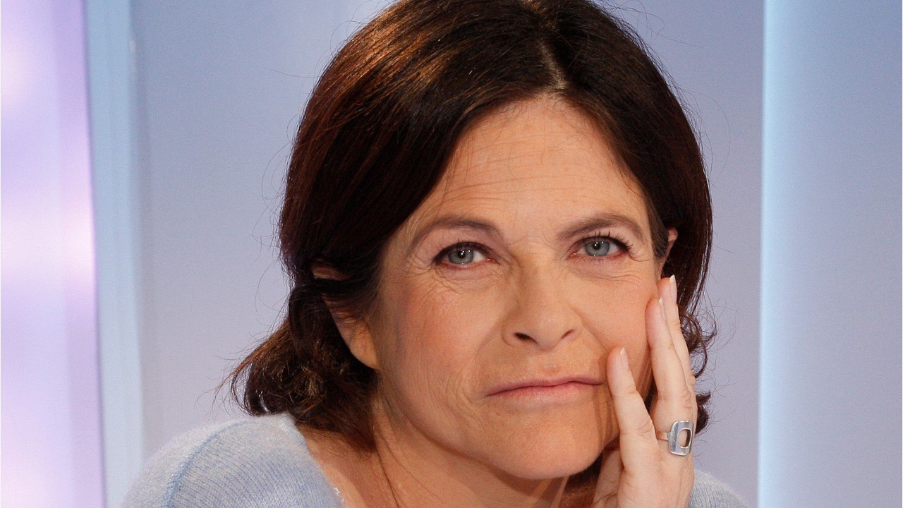 FEMME ACTUELLE - EXCLU - Charlotte Valandrey " Demain Nous Appartient" : " Ma Fille Est Fière De Moi"