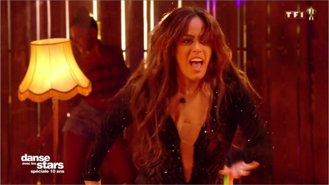 FEMME ACTUELLE - Danse avec les stars : l'oubli de la production pendant la performance d'Amel Bent