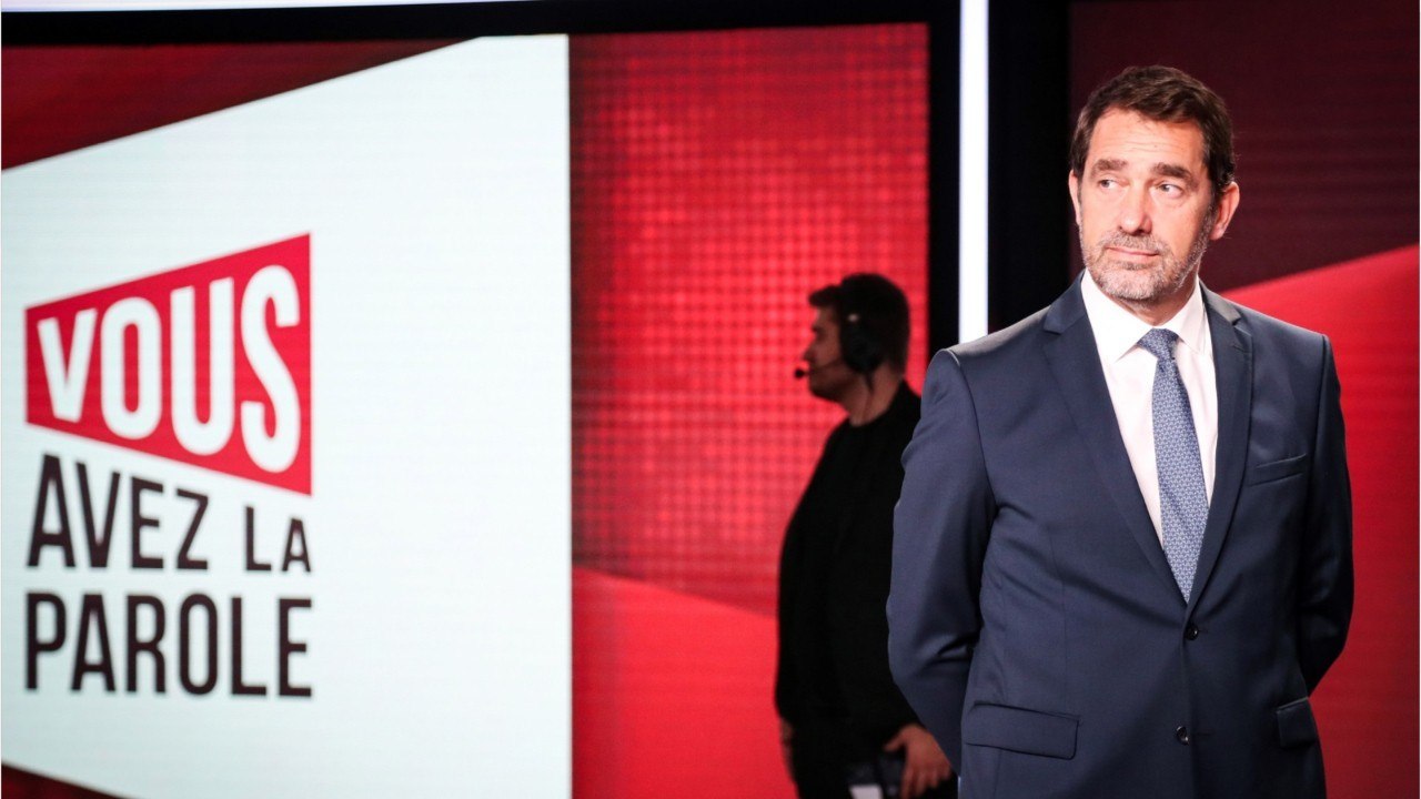 FEMME ACTUELLE - Christophe Castaner ému aux larmes dans l'émission "Vous avez la parole"