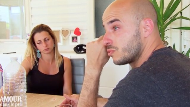 FEMME ACTUELLE - L'amour est dans le pré 2019 : Lionel, le prétendant de Sandrine, craque en lui avouant ses sentiments