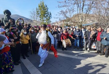 TUNCELİ'DE YENİ YILIN GELİŞİ 'GAĞAN' GELENEĞİYLE KUTLANDI