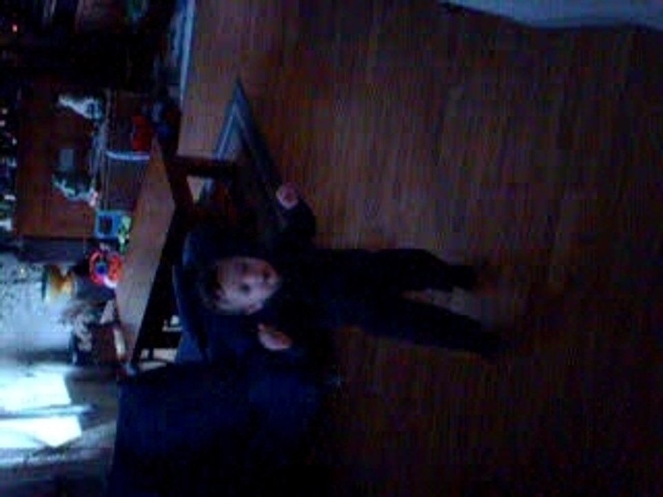 Julian premiers pas le 31 decembre 2007 A 11H00