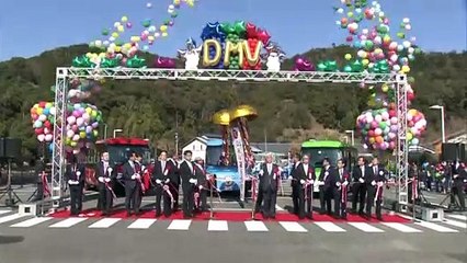 Σε λειτουργία το πρώτο όχημα που είναι ταυτόχρονα λεωφορείο και τρένο