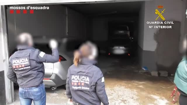 Mossos y Guardia Civil desarticulan un grupo dedicado al robo de vehículos