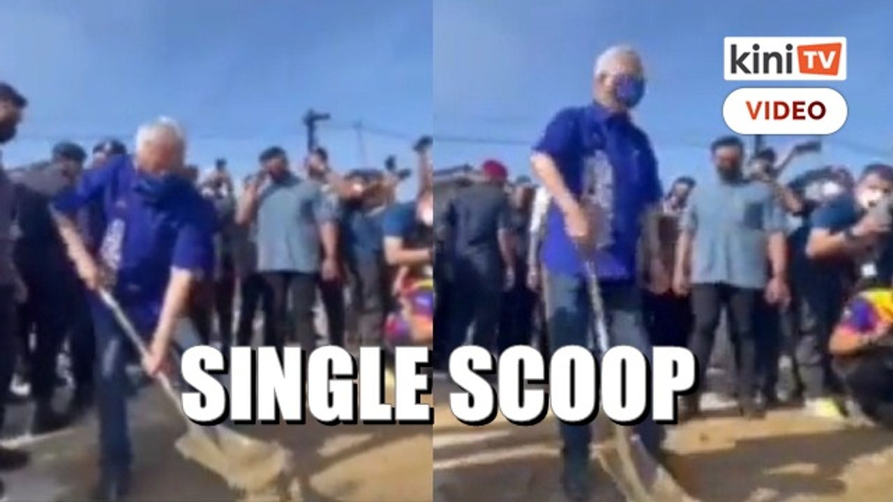 Netizens take a dig at Ismail Sabri's shovel stunt