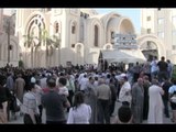 المئات من أهالي المنيا في مراسم تشييع جنازة الأنبا أرسانيوس