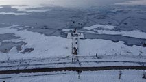 Son dakika haberi | Beyşehir Gölü'nün buz tutan kıyı kesimlerinde gezenler polislerce uyarıldı