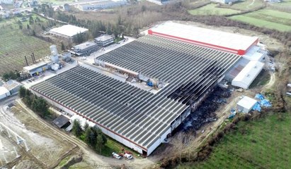 Yangın sonrası mobilya fabrikasında oluşan hasar görüntülendi