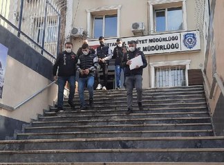 KADIKÖY'DEKİ BARDA KÜFÜR CİNAYETİ; ŞÜPHELİLERİ YAKALANDI