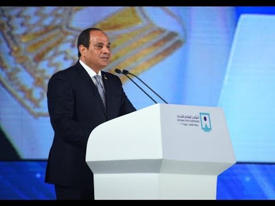 لحظة وصول السيسي إلى جامعة القاهرة لحضور مؤتمر الشباب السادس