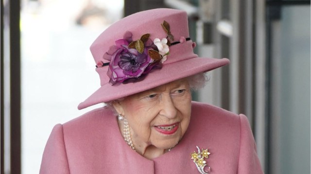 FEMME ACTUELLE - La reine Elizabeth II contrainte d'annuler un déplacement pour des raisons de santé