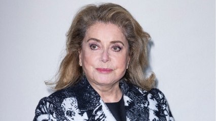 FEMME ACTUELLE - Covid-19 : Catherine Deneuve a "perdu quelqu'un" pendant la pandémie