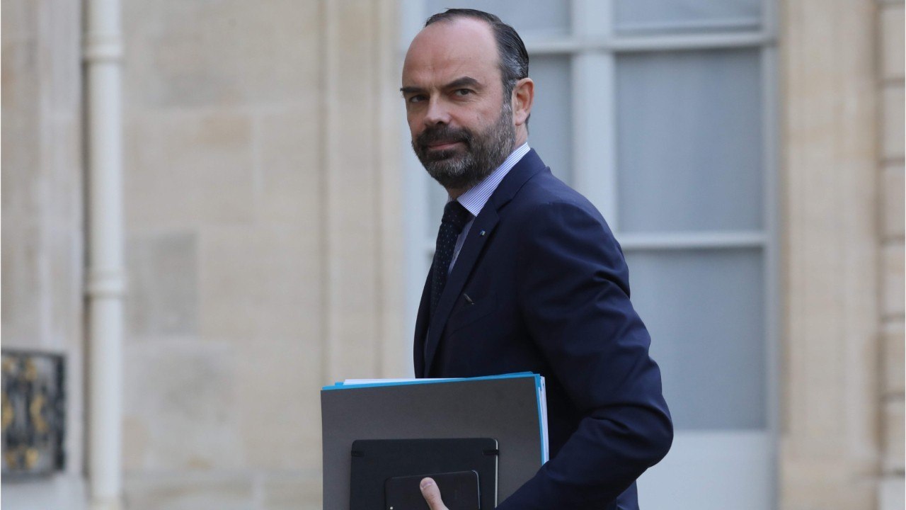 FEMME ACTUELLE - Edouard Philippe, "un gros macho" selon sa femme Edith : les étonnantes confidences de l’ex-Premier ministre