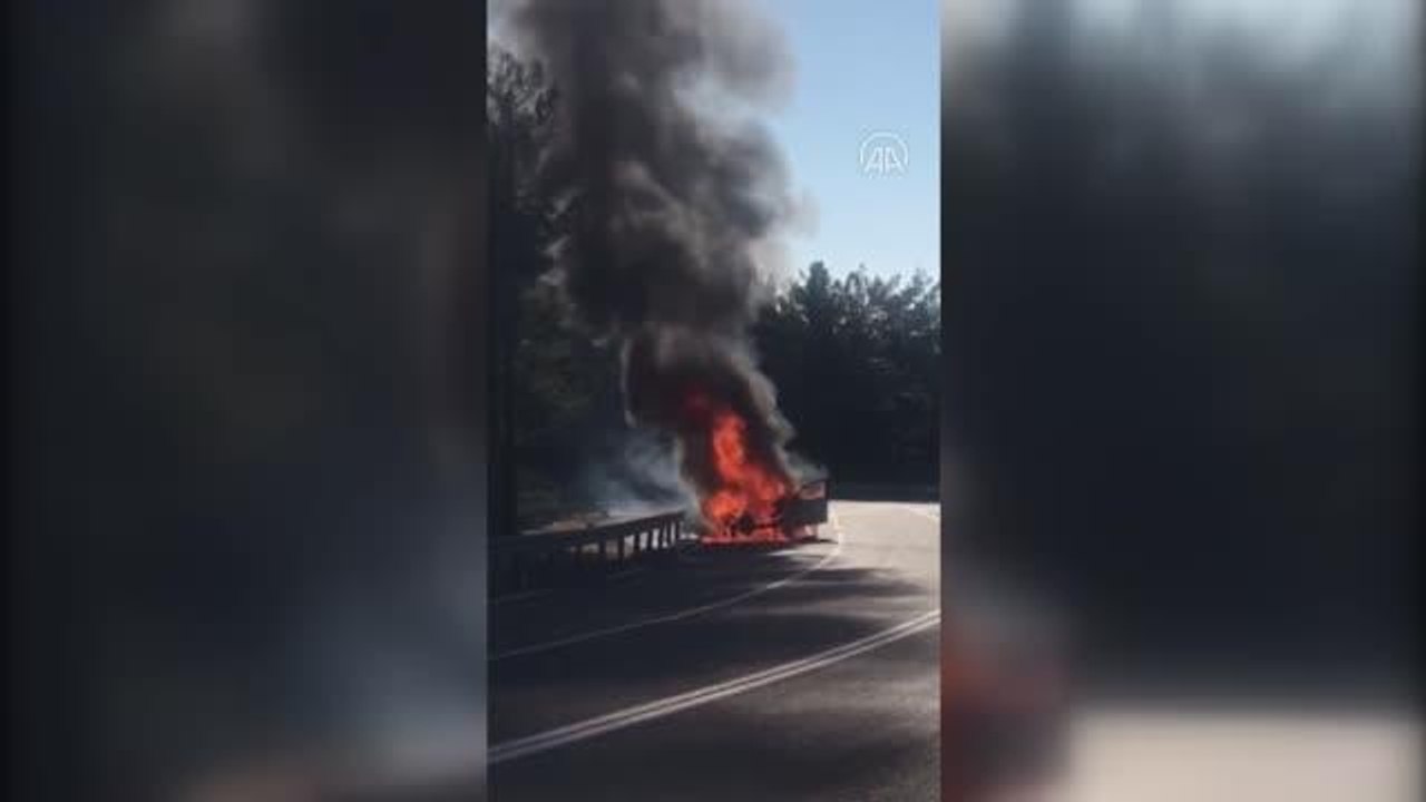 KAHRAMANMARAŞ - Seyir halindeki otomobil yandı