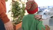 Un niño de cuatro años recauda dinero en Sevilla para ayudar a un amigo enfermo