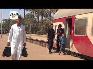 بعد 3 أيام: آثار قطار البدرشين لم ترفع.. والأهالي يمرون من أسفل العربات