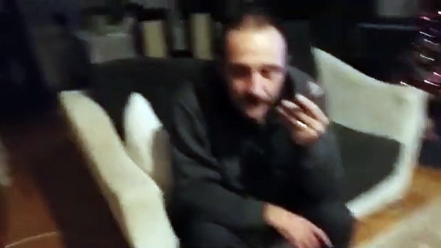 Gazeteci Aytunç Erkin sokak röportajında gündem olan vatandaşla konuştu; Var olasın Muhalif Teyze