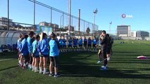 Son dakika: Çaykur Rizespor Kadın Futbol takımı Teknik Direktörü ile yolları ayırma kararı aldı