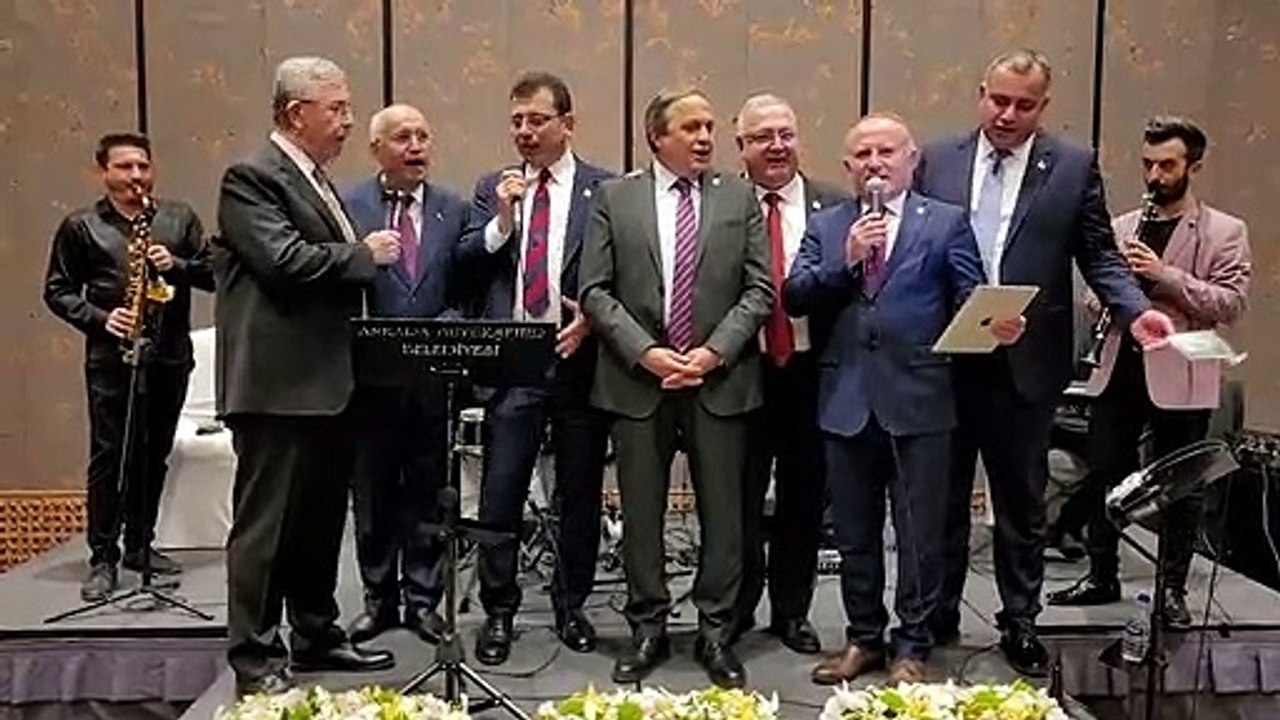 Mansur Yavaş ve Ekrem İmamoğlu'ndan 'Ankara'nın Taşına Bak' Türküsü